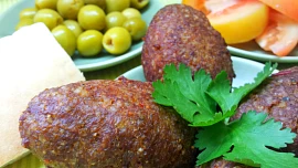 Smazene kubbe - kulicky z arabskeho tataraku s nadivkou