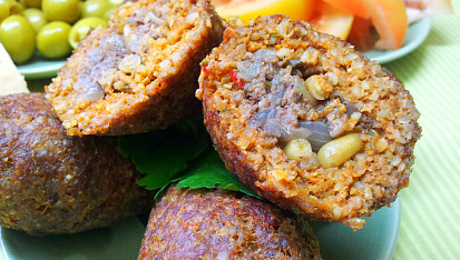 Smazene kubbe - kulicky z arabskeho tataraku s nadivkou