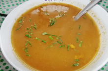 svěží polévka