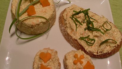 Sýrová pomazánka s mrkví a celerem