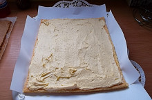 svetlá piškota nato krém
