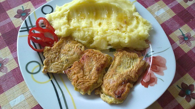 Uzená plec v citronovobylinkovém těstíčku