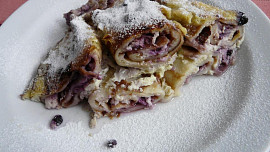 Zapečené palačinky s tvarohem a borůvkami