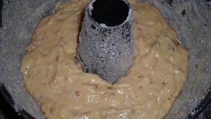 0řechová bábovka s marmeládovým srdcem