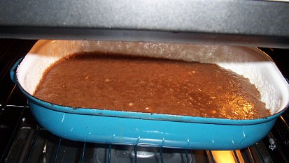 Černá buchta ze Lhotky (i dort), buchta už se začíná péct