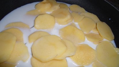 Česneková krkovice s gratinovanými bramborami