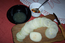 suroviny: citron.šťáva, med, cibule, voda