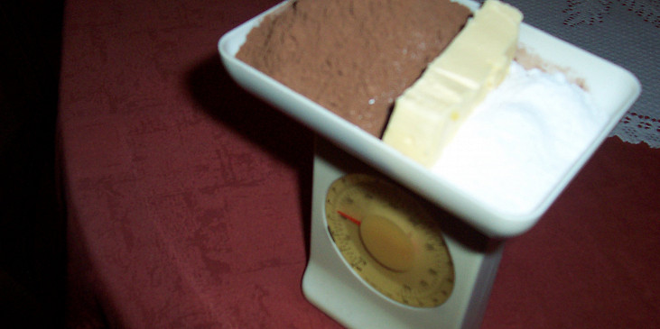 Čokoláda - čím ji nahradit v těstě (suroviny, které v těstě nahradí 100 g čokolády)