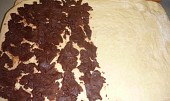 Čokoládový vrstvený pletenec, čokovrstva na polovici