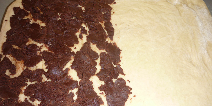 Čokoládový vrstvený pletenec (čokovrstva na polovici)