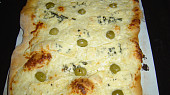 Domácí sýrová pizza