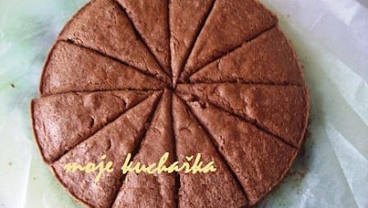 Dort "Kilimandžáro", horní díl korpusu nařežeme na dílky