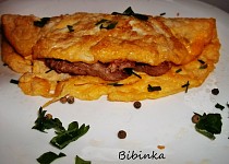 Grilované vepřové maso na pepři v omeletách