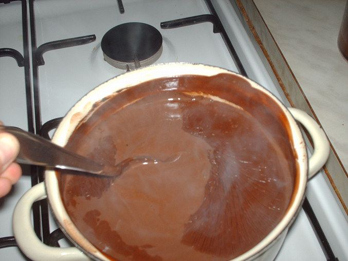 Horký "čokoládový pudink"  s  rumem a skořicí