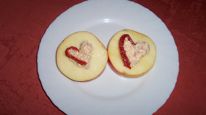 Jablka se sýrem