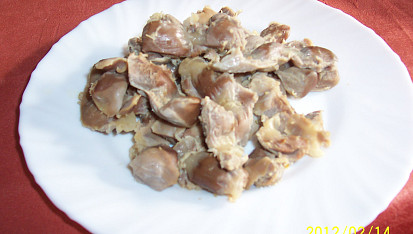 Karbanátky z drůbežích žaludků, vařené