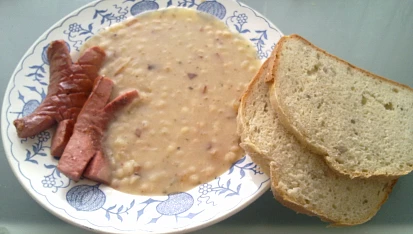 Klasická fazole po hustu s cibulkou