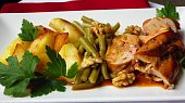 Králičí hřbety na víně s ořechy a adžikou