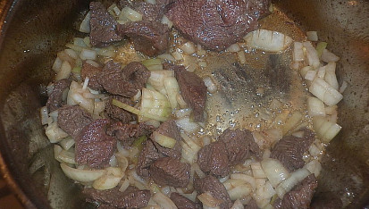 Mafé - hovězí ragú dušené v arašídové omáčce - Senegálský guláš, Masový základ
