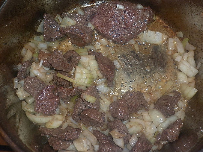 Mafé - hovězí ragú dušené v arašídové omáčce - Senegálský guláš, Masový základ