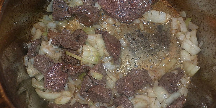 Mafé - hovězí ragú dušené v arašídové omáčce - Senegálský guláš (Masový základ)