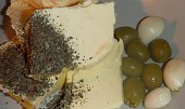 Olivovo-česnekové rohlíčky