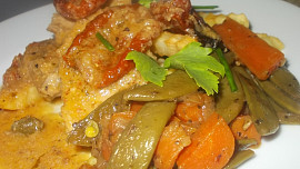 Panenka na sušených rajčatech s cukrovým hráškem a mrkví