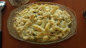 Penne se sýrovosmetanovou omáčkou a brokolicí