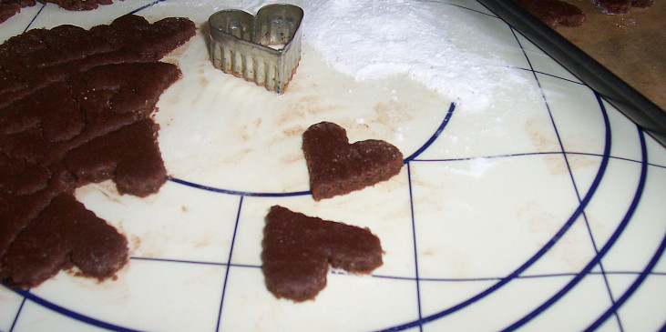 Pěnová kakaová srdíčka (srdíčka skládat na plech nebo pečící papír)