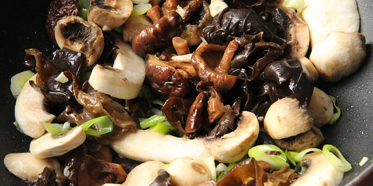 Pikantní houby po asijsku