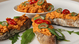 Pikantní škvarková pomazánka