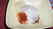 Pomazánka ze sýrů, + cibule, paprika, kmín