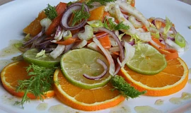 Salát z fenyklu a pomeranče s medovo - limetkovou zálivkou