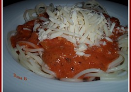 Špagety s kuřecím masem a la lečo