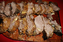 maso nakrájíme na medajlonky