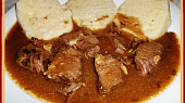 Srnčí medajlonky s citronovo - česnekovou omáčkou (Dobrou chuť!)
