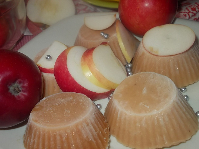 Šťavnatý sorbet z jablek, medu, mandarinkové a citronové šťávy