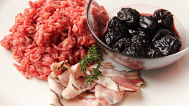 Švestky v koulích se švestkovým rozvarem