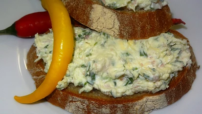 Sýrová pomazánka se šunkou, Sýrová pomazánka se šunkou