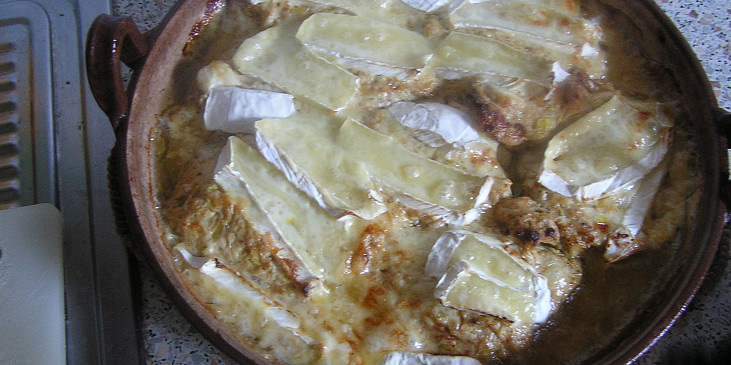 Zapečené kuřecí plátky s čepičkou a hermelínem (Zapečené kuřecí plátky s čepičkou a Hermelínem)