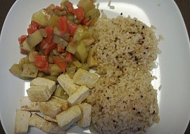 Zelenina s tofu a rýží