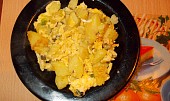 Brambory s vaječinou a pórkem/cibulkou, Brambory,vejce,jarni cibulka