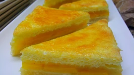 Broskvové řezy se smetanovožloutkovou krustou