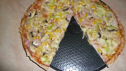 Celozrnná pizza , krásně teňoučká