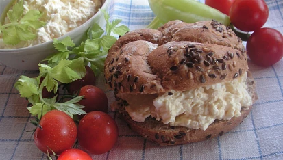 Česnekovajíčková pomazánka