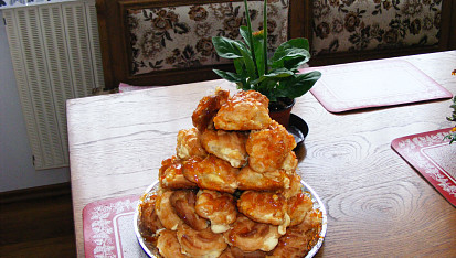 Croquembouche - Krokánbuš, "krokenbůš"