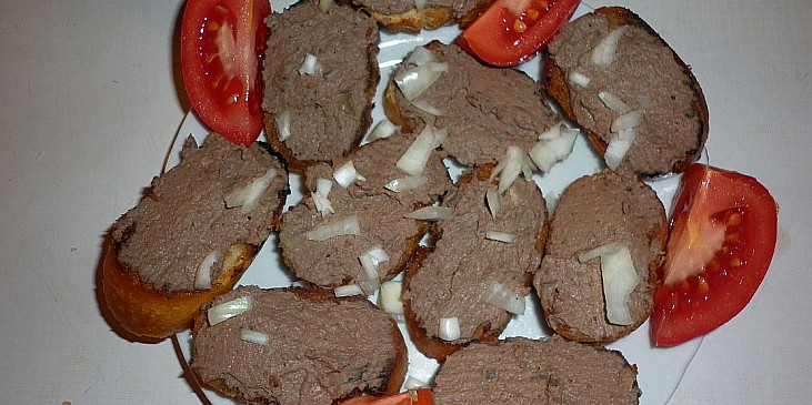 Crostini di fegato - tousty s játrovou pomazánkou