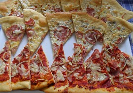 Domácí pizza a la Czech Republic