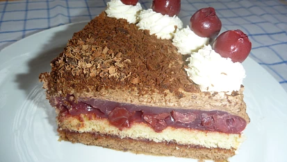Dortík s višňovým želé