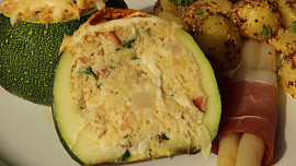 Kulatá cuketka plněná kuskusovou směsí